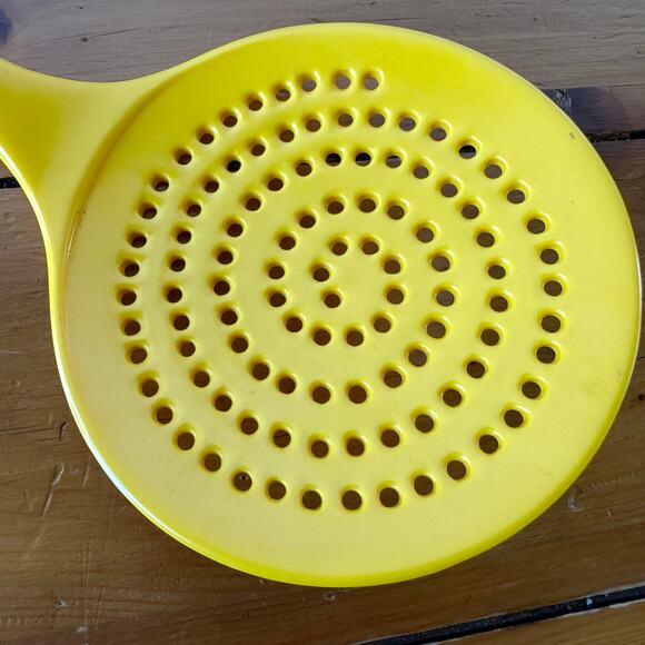 Preowned Hutzler Yellow Melamine Skimmer 12 Inch Non Stick Glossy  Finish  Spoon - Picture 6 of 9